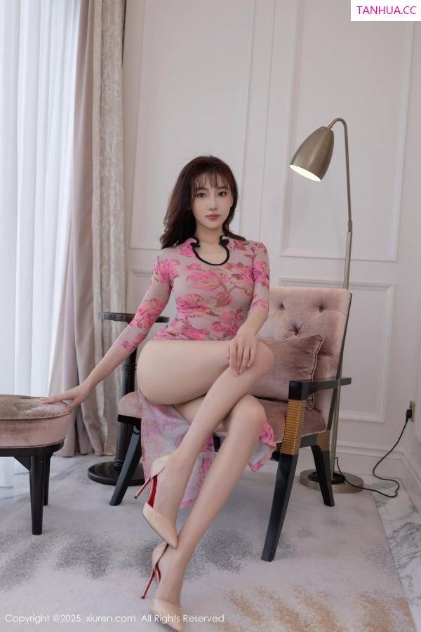 陆萱萱  [XiuRen]高清写真图 2025.04.24 No.10196 陆萱萱 粉色旗袍第58张图片